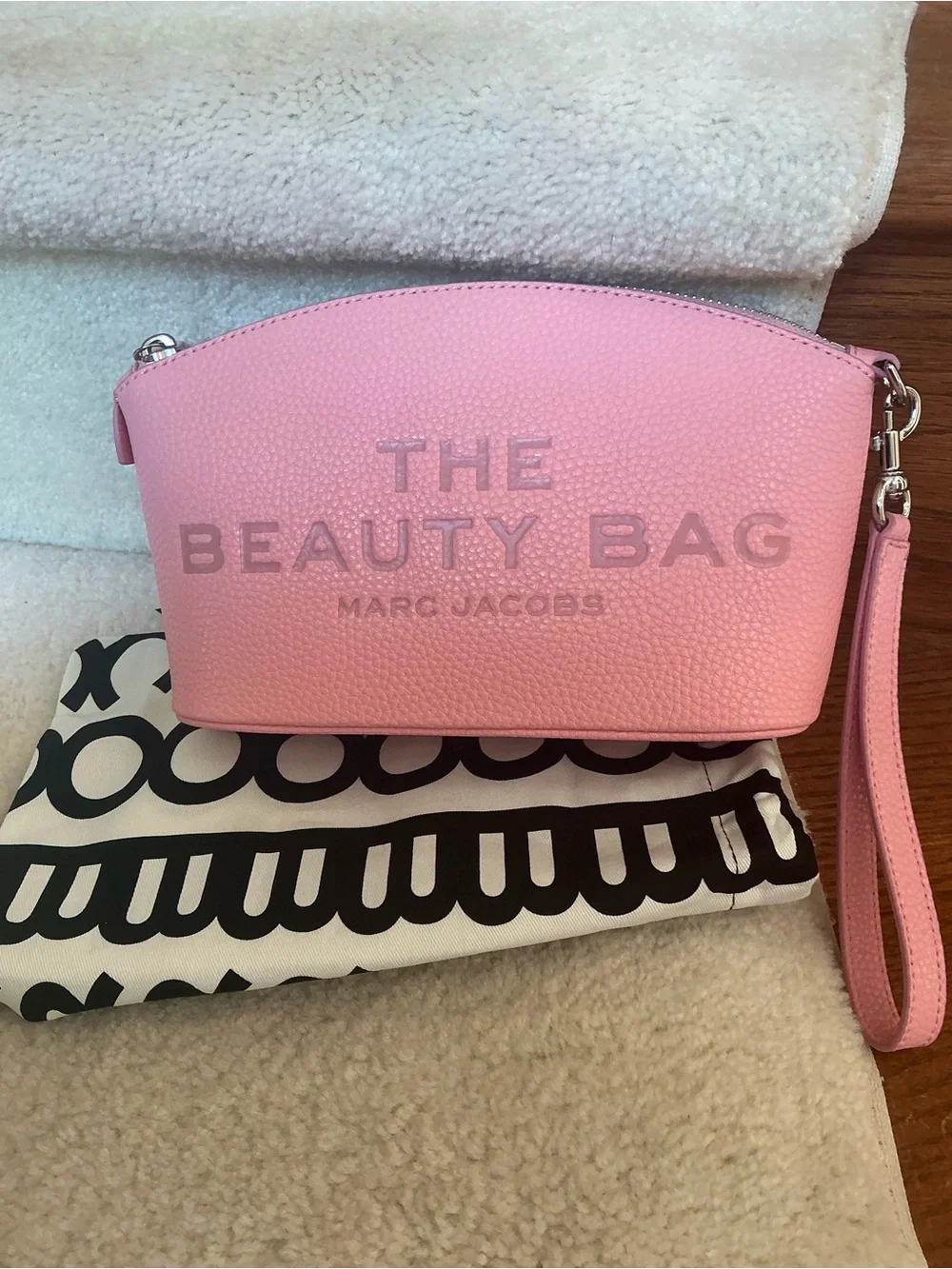 NEW WITH TAGS MARC JACOBS THE BEAUTY COSMETIC BAG CASE IN RIBBON PINK